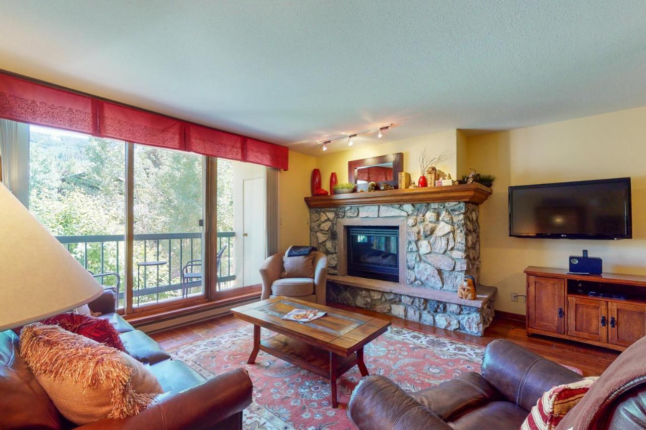 Borders Lodge By East West Hospitality Beaver Creek Bagian luar foto
