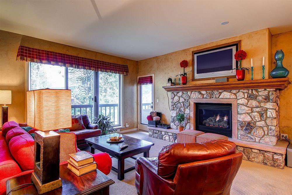 Borders Lodge By East West Hospitality Beaver Creek Bagian luar foto