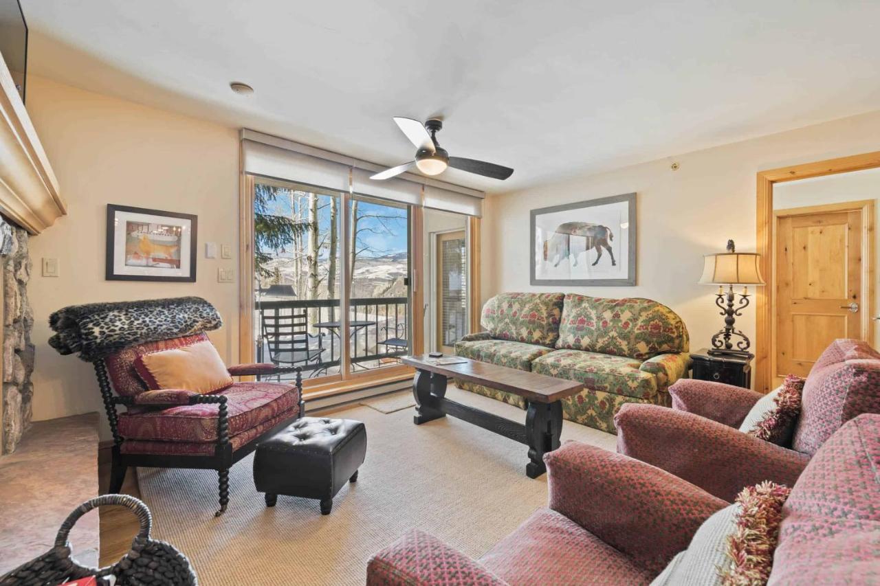 Borders Lodge By East West Hospitality Beaver Creek Bagian luar foto