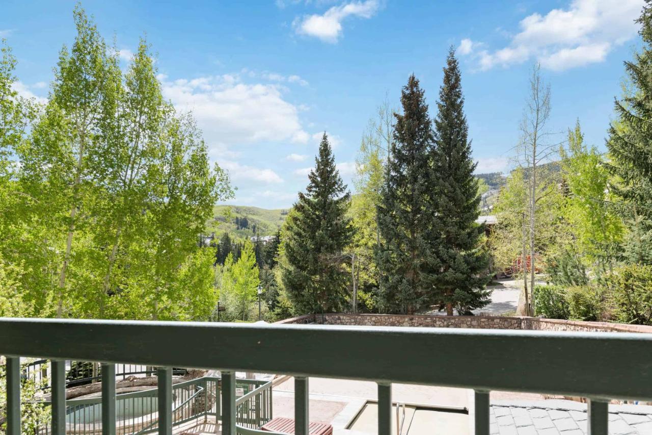 Borders Lodge By East West Hospitality Beaver Creek Bagian luar foto