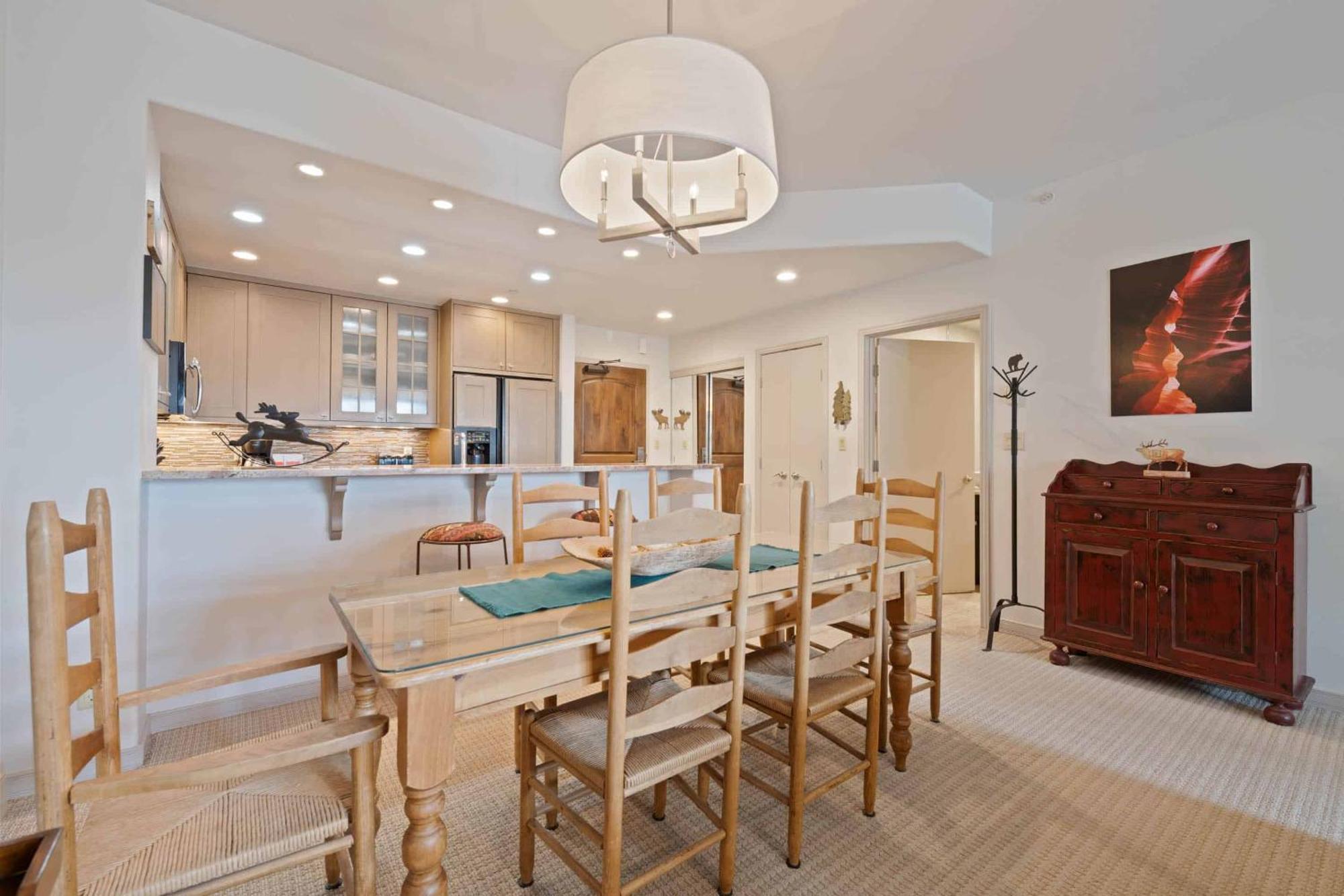 Borders Lodge By East West Hospitality Beaver Creek Bagian luar foto