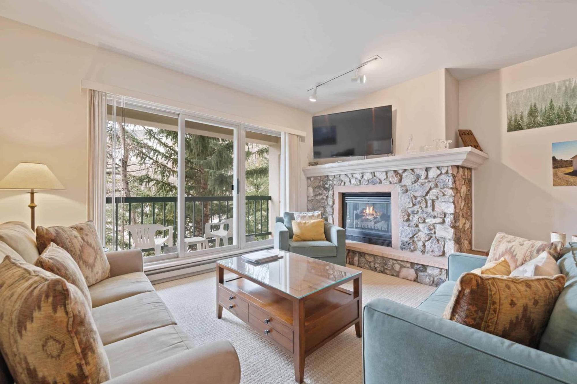 Borders Lodge By East West Hospitality Beaver Creek Bagian luar foto