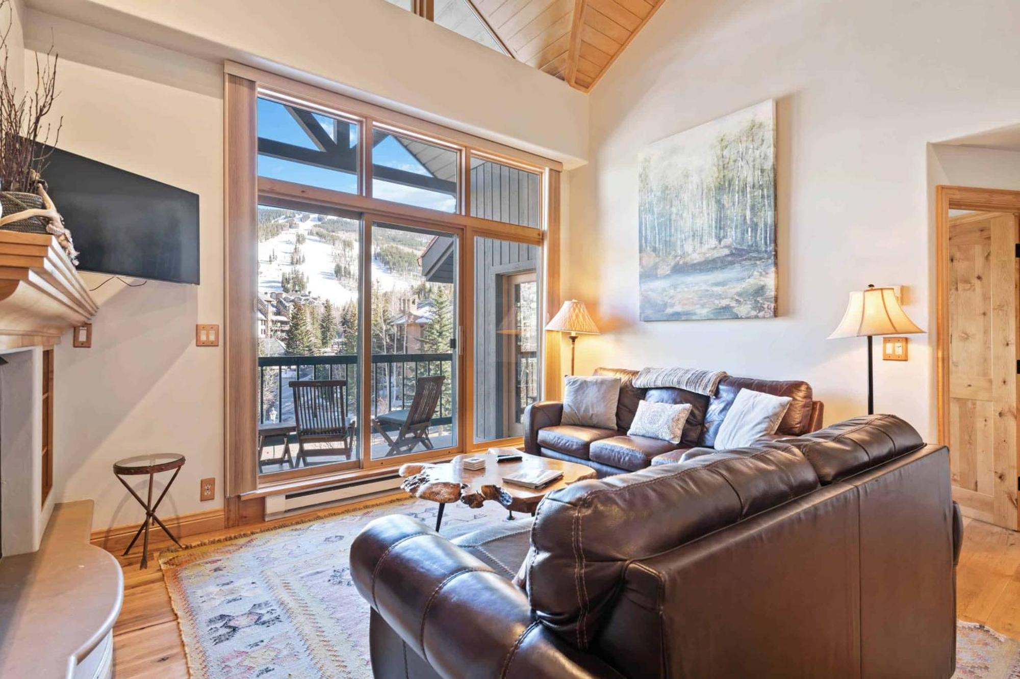 Borders Lodge By East West Hospitality Beaver Creek Bagian luar foto