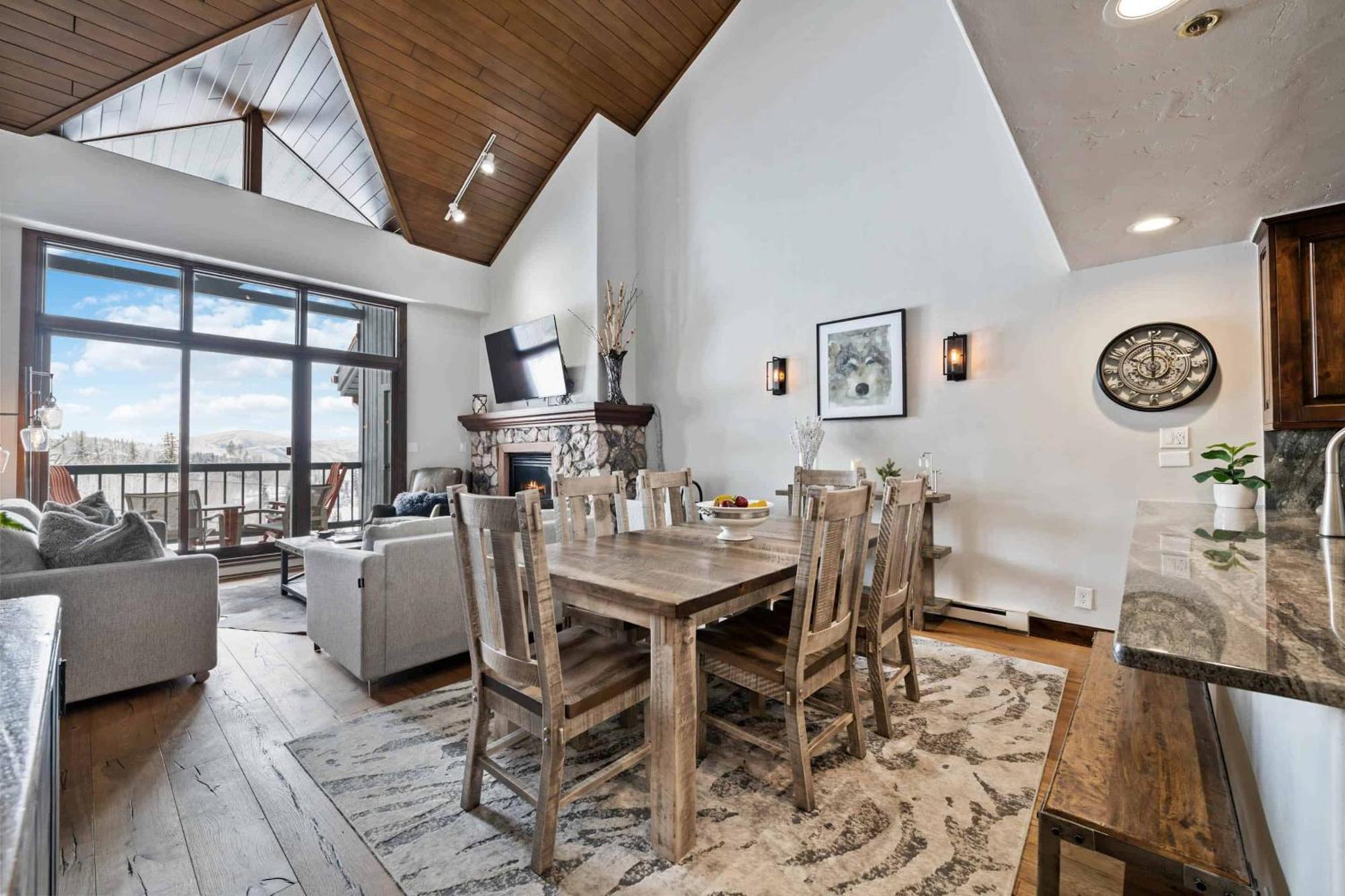 Borders Lodge By East West Hospitality Beaver Creek Bagian luar foto