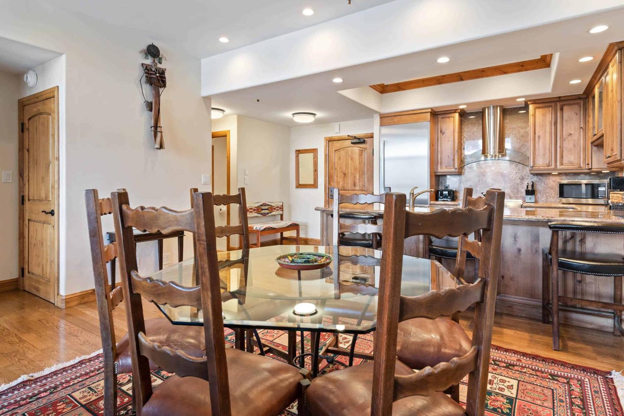 Borders Lodge By East West Hospitality Beaver Creek Bagian luar foto