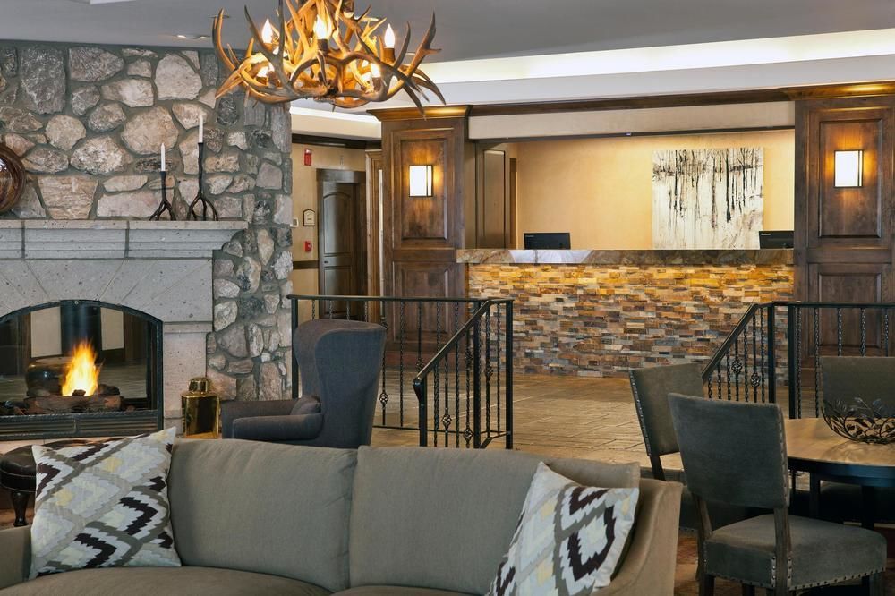 Borders Lodge By East West Hospitality Beaver Creek Bagian luar foto