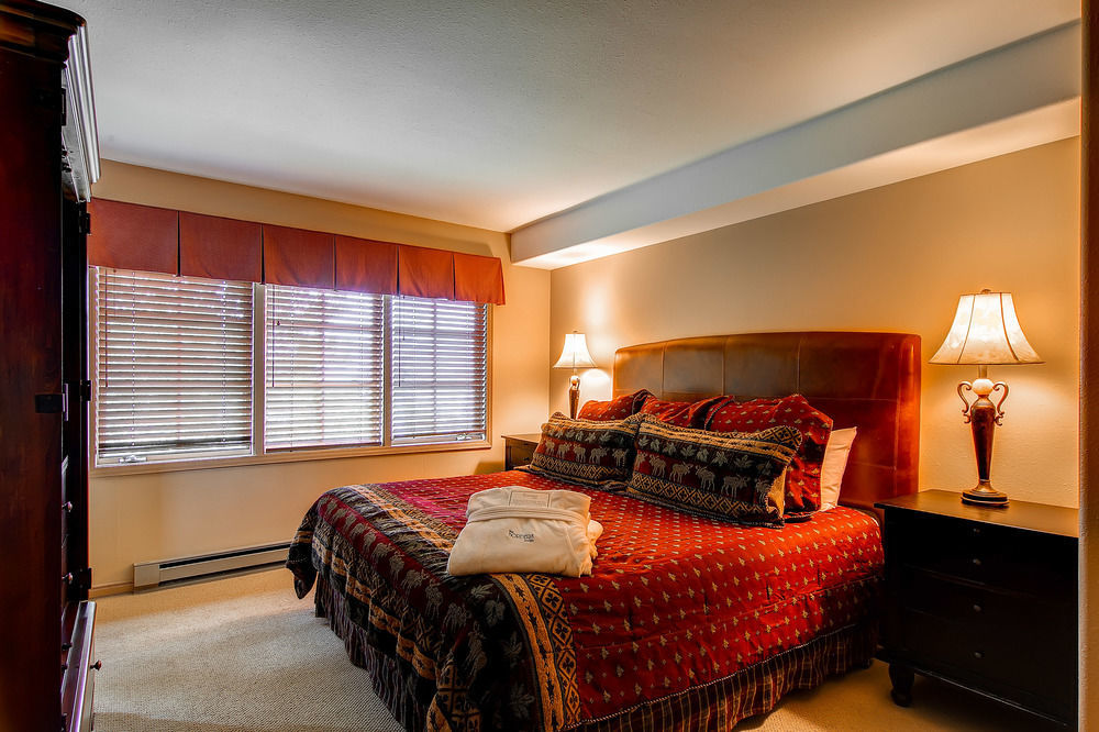 Borders Lodge By East West Hospitality Beaver Creek Bagian luar foto