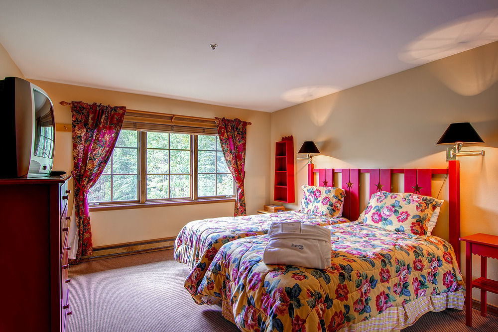 Borders Lodge By East West Hospitality Beaver Creek Bagian luar foto
